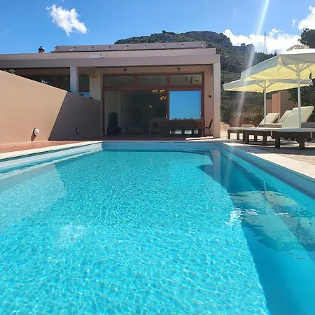 Luxury Mikaela Villa