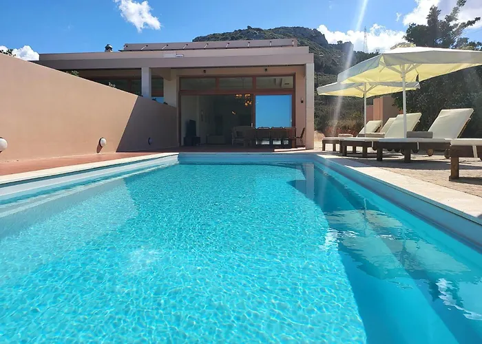 Luxury Mikaela Villa